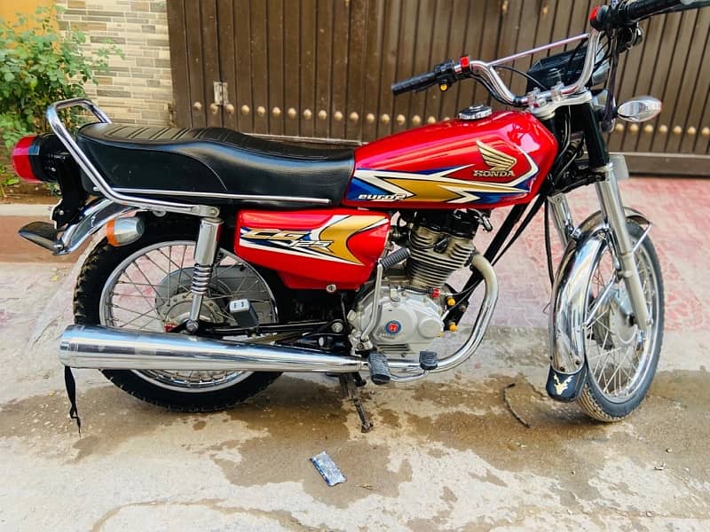 Honda cg125 Red Color 3