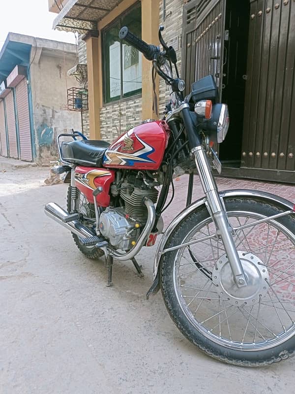 Honda cg125 Red Color 4