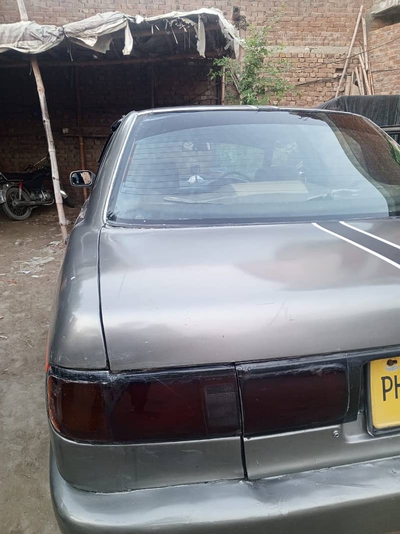 Nissan Sunny 1993 3