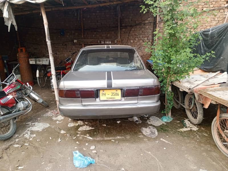 Nissan Sunny 1993 4