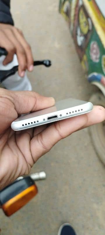 iphone 7 good condition 3