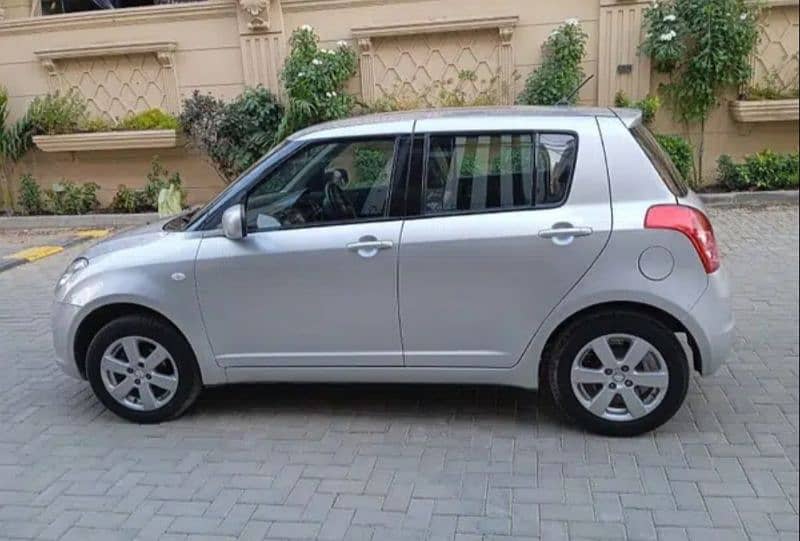 Suzuki Swift DLX 2016 (Full Loaded) 10