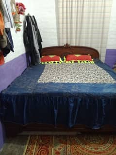 double bed with mattress for seal karna hai argent