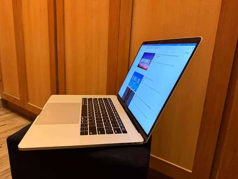 Apple MacBook pro 2019 16inch 1