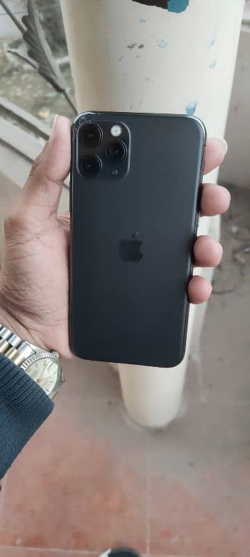 iphone 11 pro 2