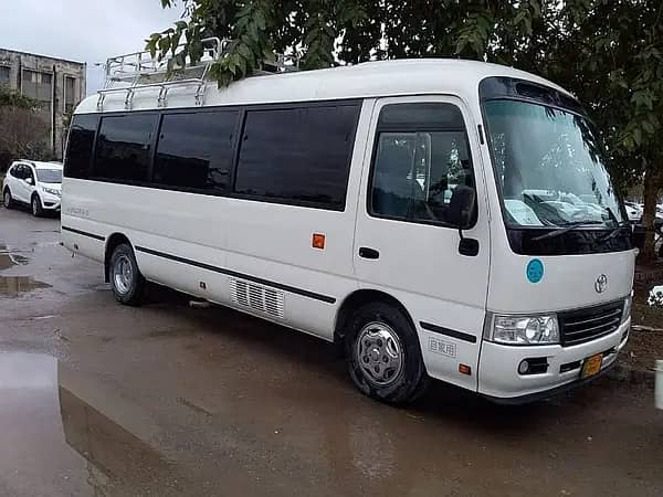 Hiace Grand Cabin, 4C, 5C Coaster for rent in lahore Cheap rate 3