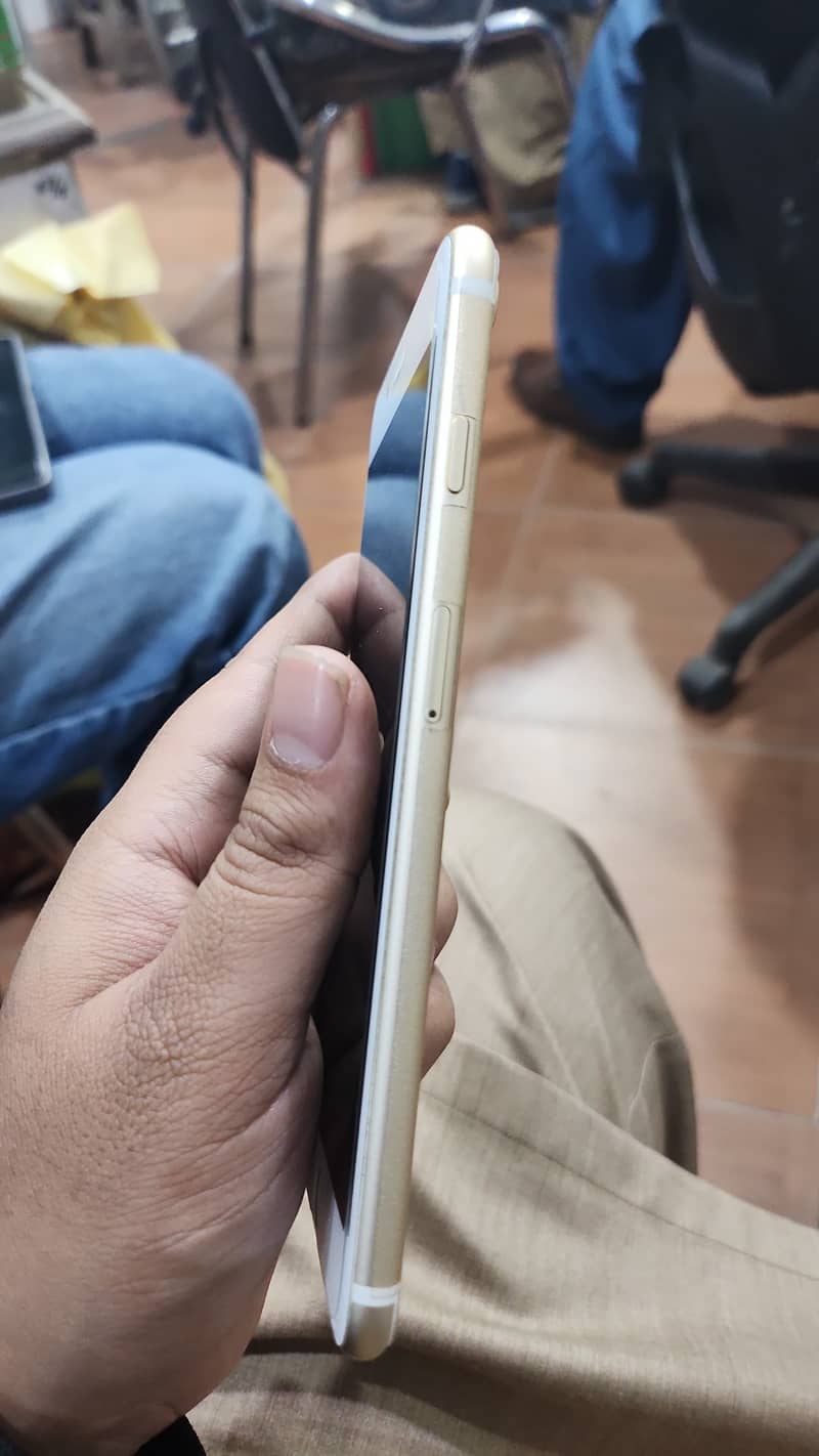 Apple iPhone 7 Plus 2