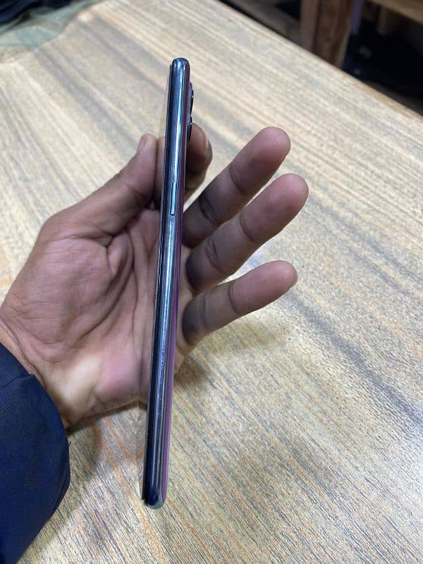 oppo f17 pro (display fingerprint) 4