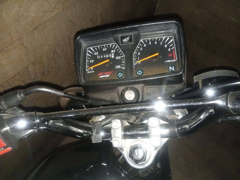 1. "For Sale: Powerful 125cc Bike in Top Condition 0