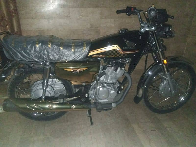 1. "For Sale: Powerful 125cc Bike in Top Condition 2