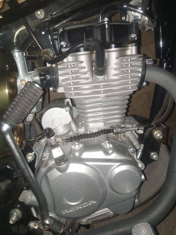 1. "For Sale: Powerful 125cc Bike in Top Condition 5