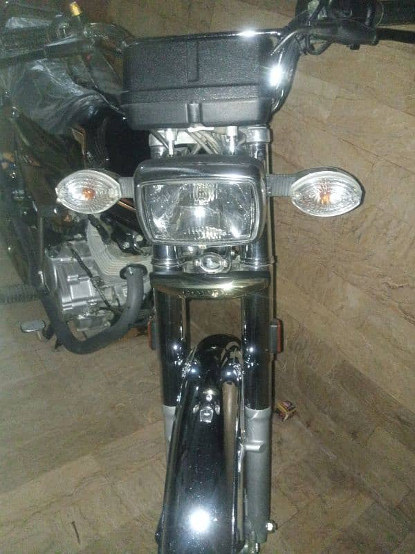 1. "For Sale: Powerful 125cc Bike in Top Condition 7