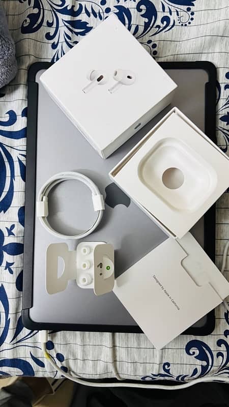 Apple Airpods pro 2 Type C 9 months warrenty 4