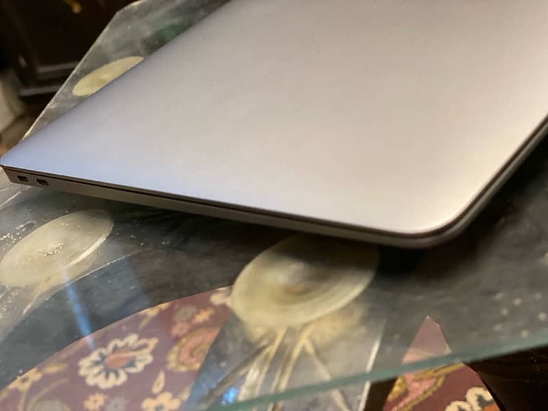 Apple MacBook Air M1,2020 1