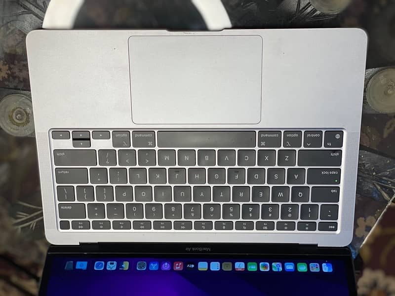 Apple MacBook Air M1,2020 6