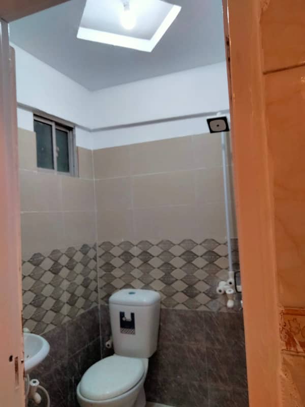 2nd Floor 3 Bed DD Flat For Sale In Gulshan-e-Iqbal Block 1 2