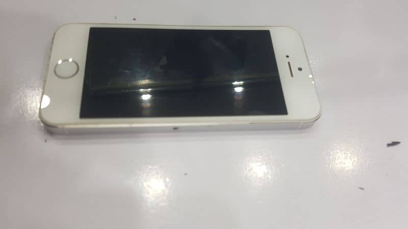 iphone 5s 32 GB bypass simple but pta approved phone 0