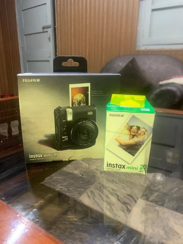 Brand new fujifilm instant camera with 20 sheets (free) 1