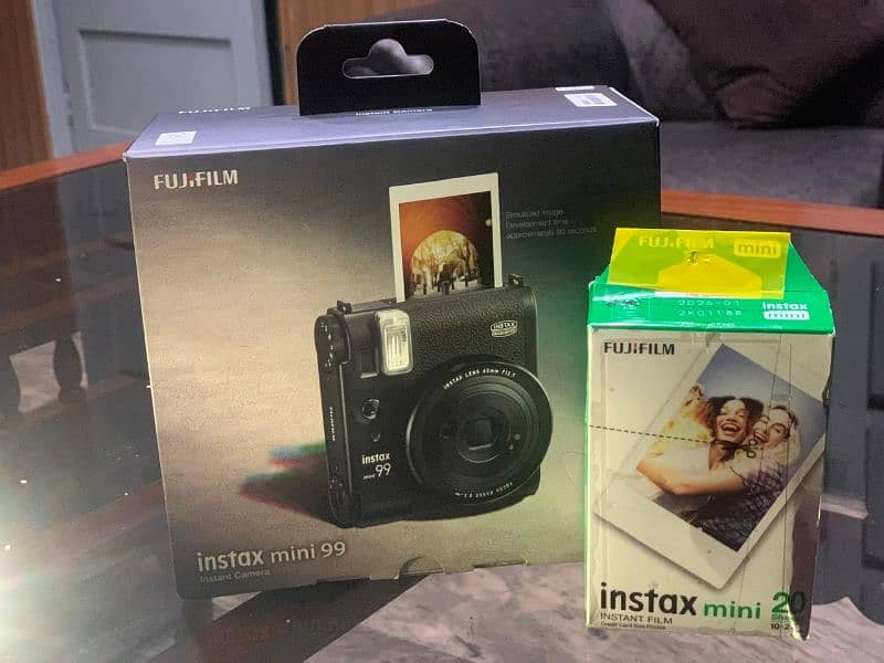 Brand new fujifilm instant camera with 20 sheets (free) 3