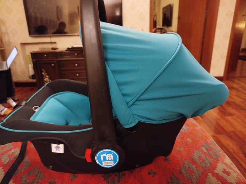 Mothercare Carry Cot plus Car seat 4