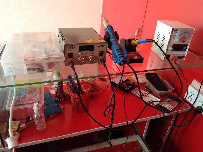 Mobile Shop for sale With repairing instruments 13