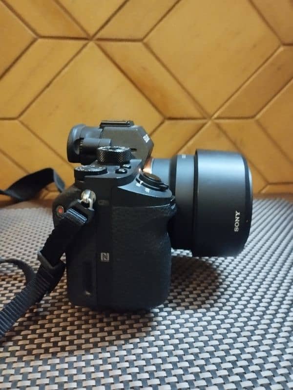 Sony A7r ii camera with Sony 50mm F 1.8 lens 2