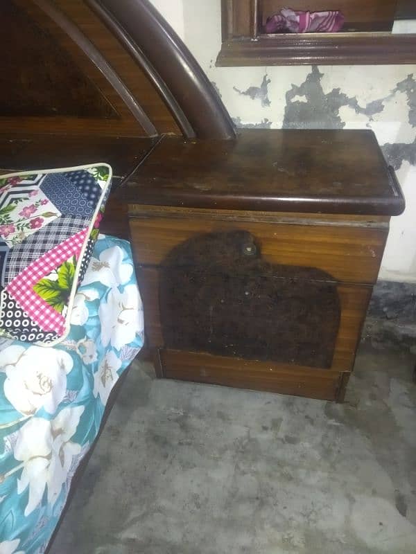 king size bed + two side tables + dressing table 1