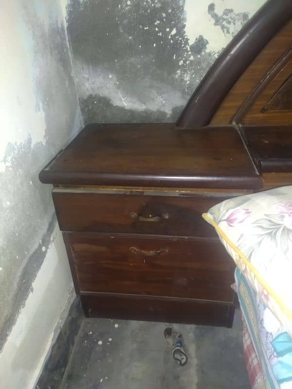 king size bed + two side tables + dressing table 2