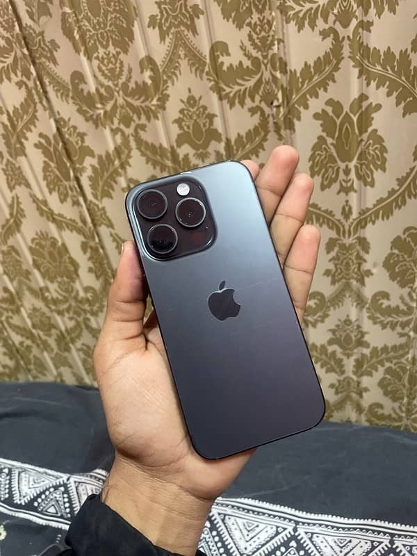 iPhone 15 pro 0