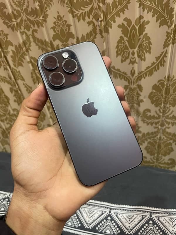 iPhone 15 pro 6