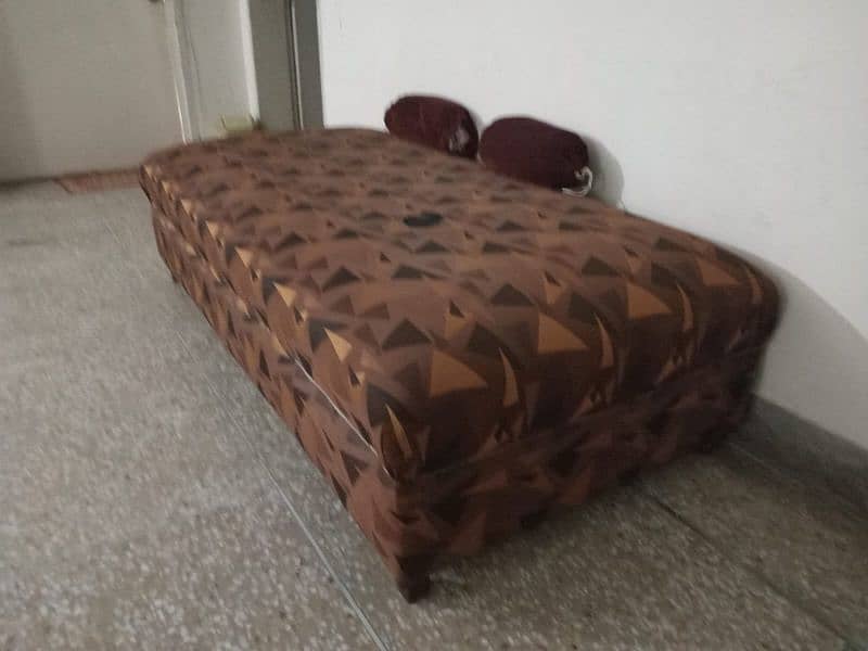 Dewaan bed for Sale 0