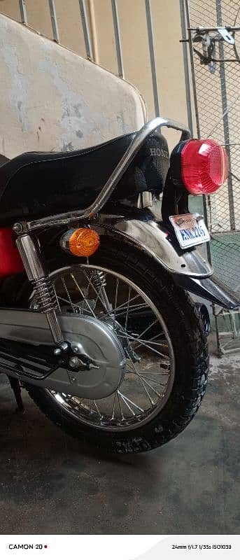 Honda CB 125 11