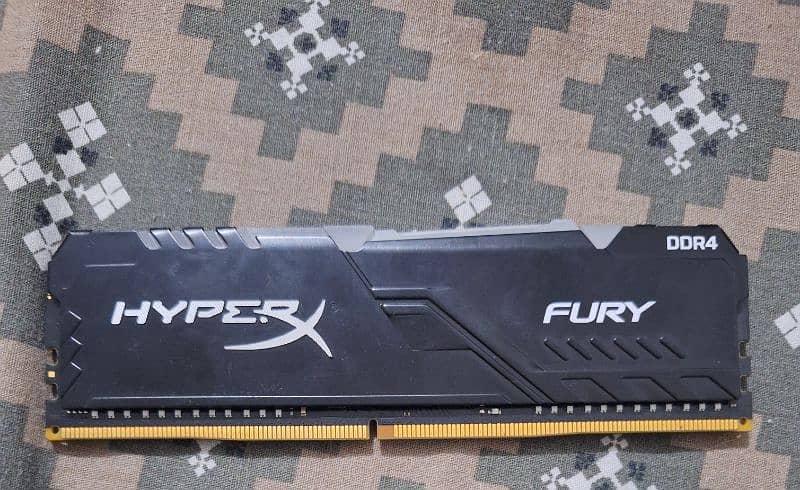 Kingston HyperX Furry 8x1(8Gb) DDR4 RGB 1