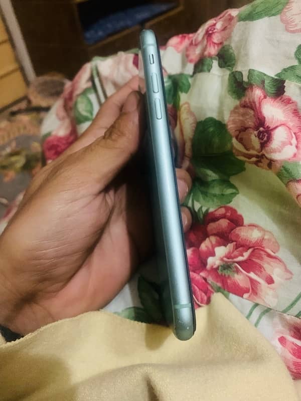 IPhone 11 64gb 6