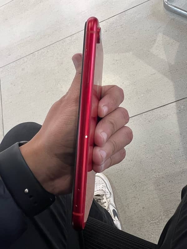 iphone xr 128gb pta approved 1