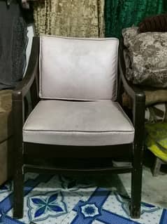 Urgent Sale the chair | ak chair 5000 ki