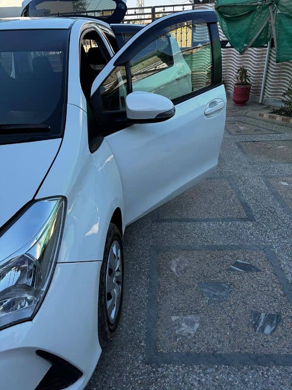 Toyota Vitz 2017 5