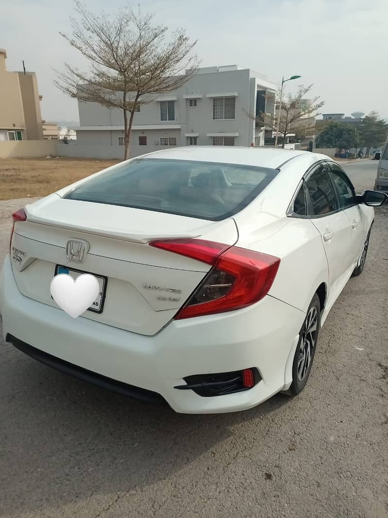 Honda Civic Prosmatic  2016 Model 1.8 Top of Line Variant Full Option 2