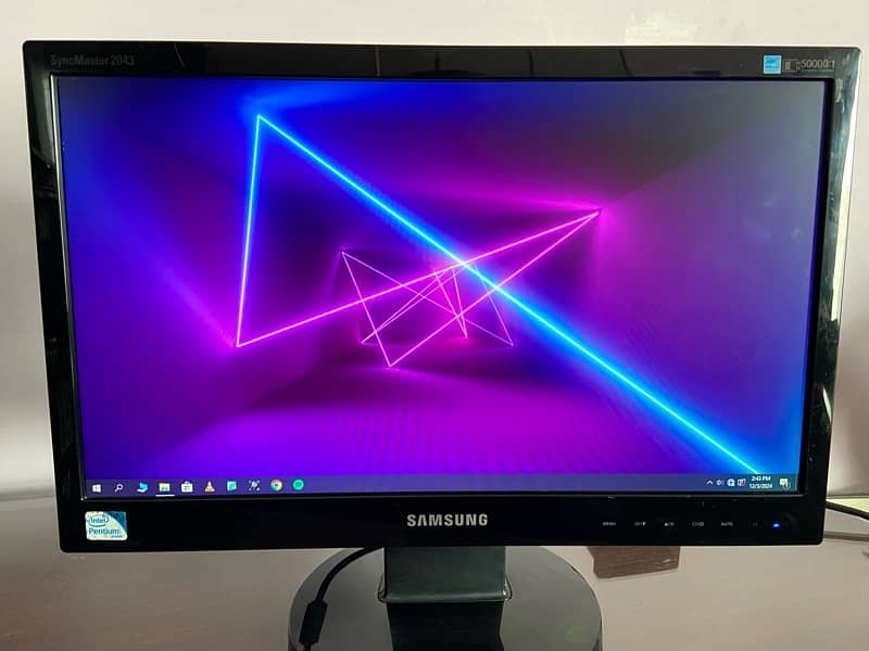 SAMSUNG 17.5 inch desktop monitor 0