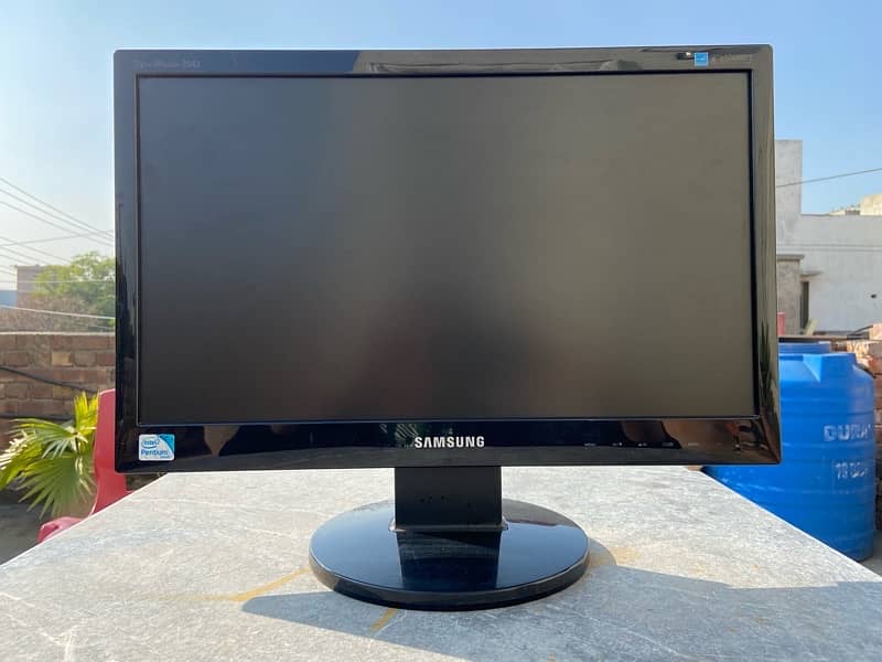 SAMSUNG 17.5 inch desktop monitor 3