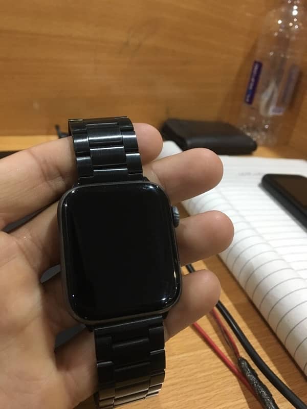 apple series 4 44mm 1