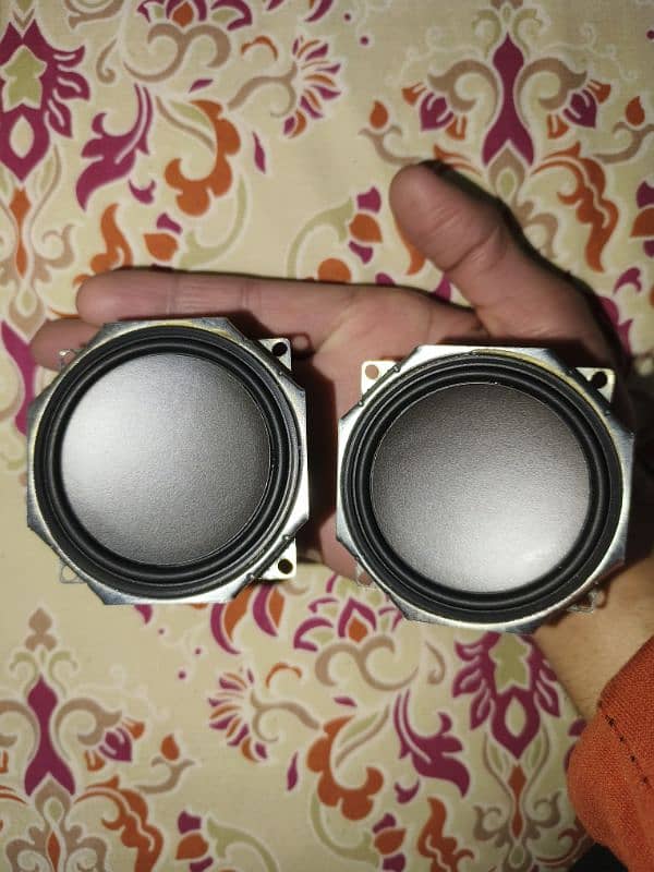 LG 2.5 inch speakers 25w 4 ohm 0