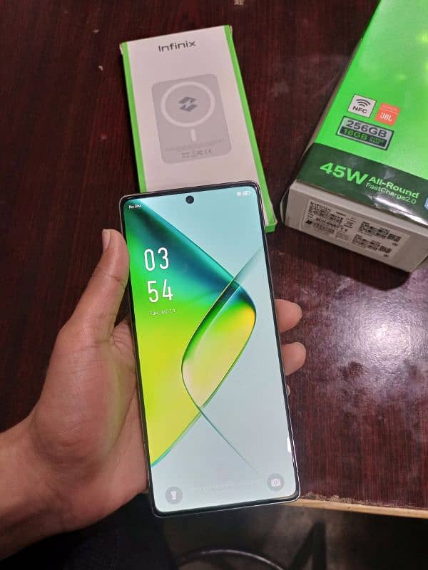 Infinix note 40 8gb ram 256 gb room full box with wireless charging 1