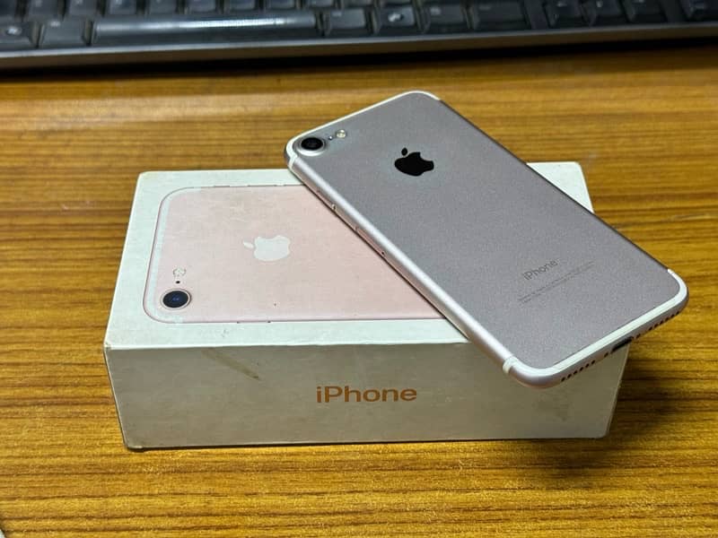 iphone 7 PTA APPROVED 32gb with box 1