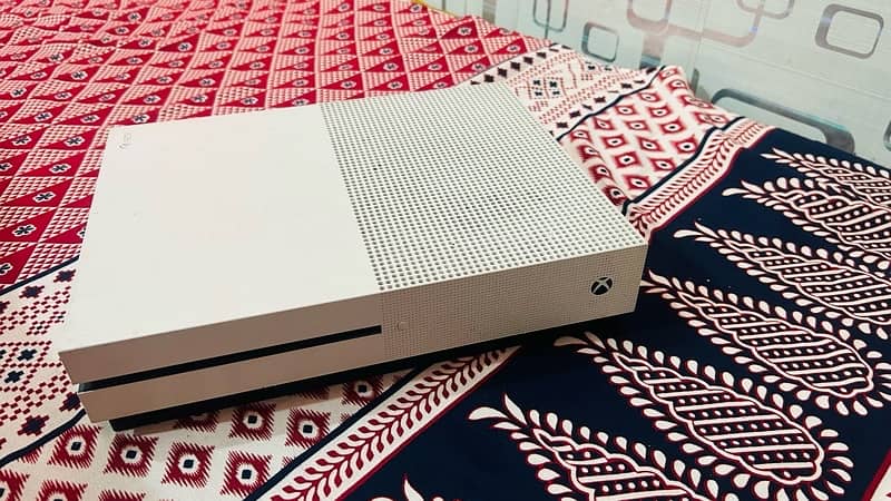 XBox One S Offline 3