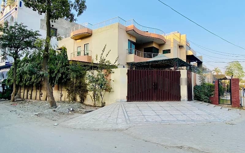 Get A Corner 15 Marla House For Sale In Marghzar Officers Colony 0