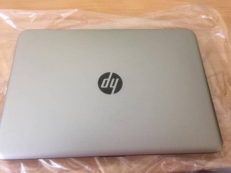 HP 14 notebook i3 7th gen 512 ssd 4gb ram 0