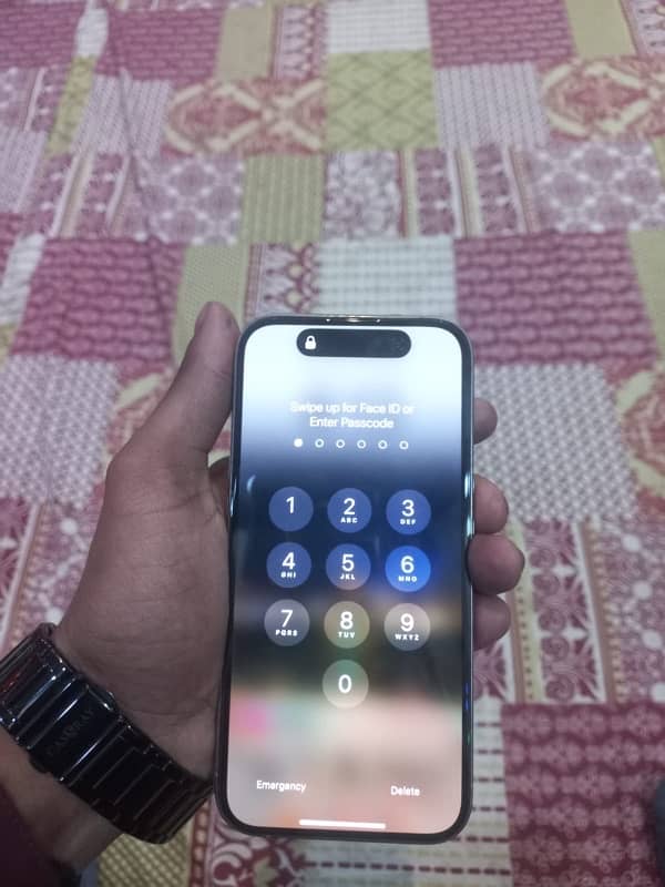 Iphone 15 pro jv 1