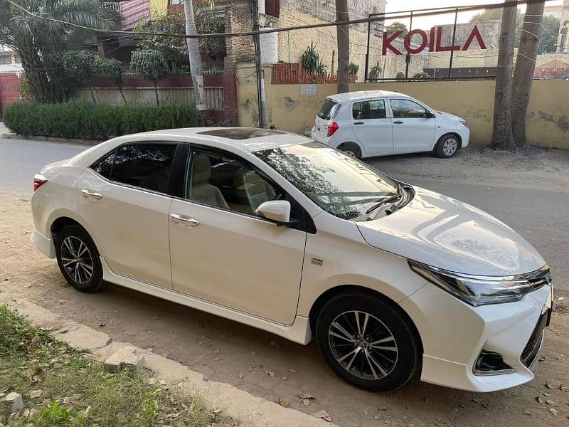 Toyota Altis Grande 2018 4