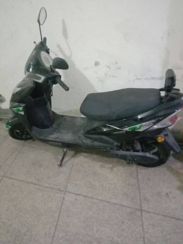 03454228224  electric scooty 0